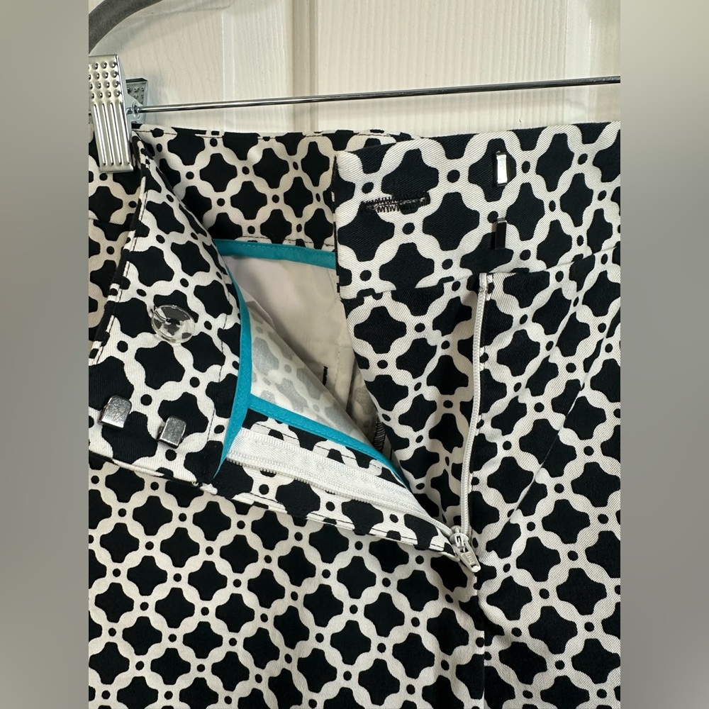Dana Buchman Black and White Patterned Pants, Size 8 - Picture 8 of 10